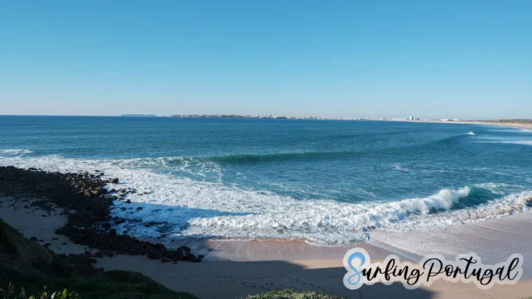 Wave breaking at Consolação surf spot