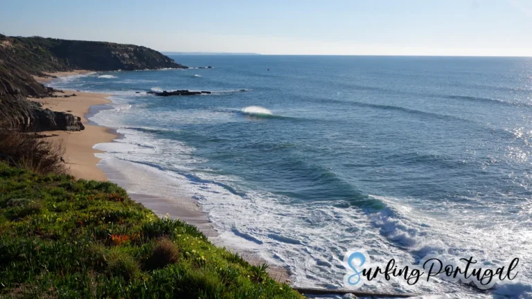 Detail of the bay of Praia dos Frades